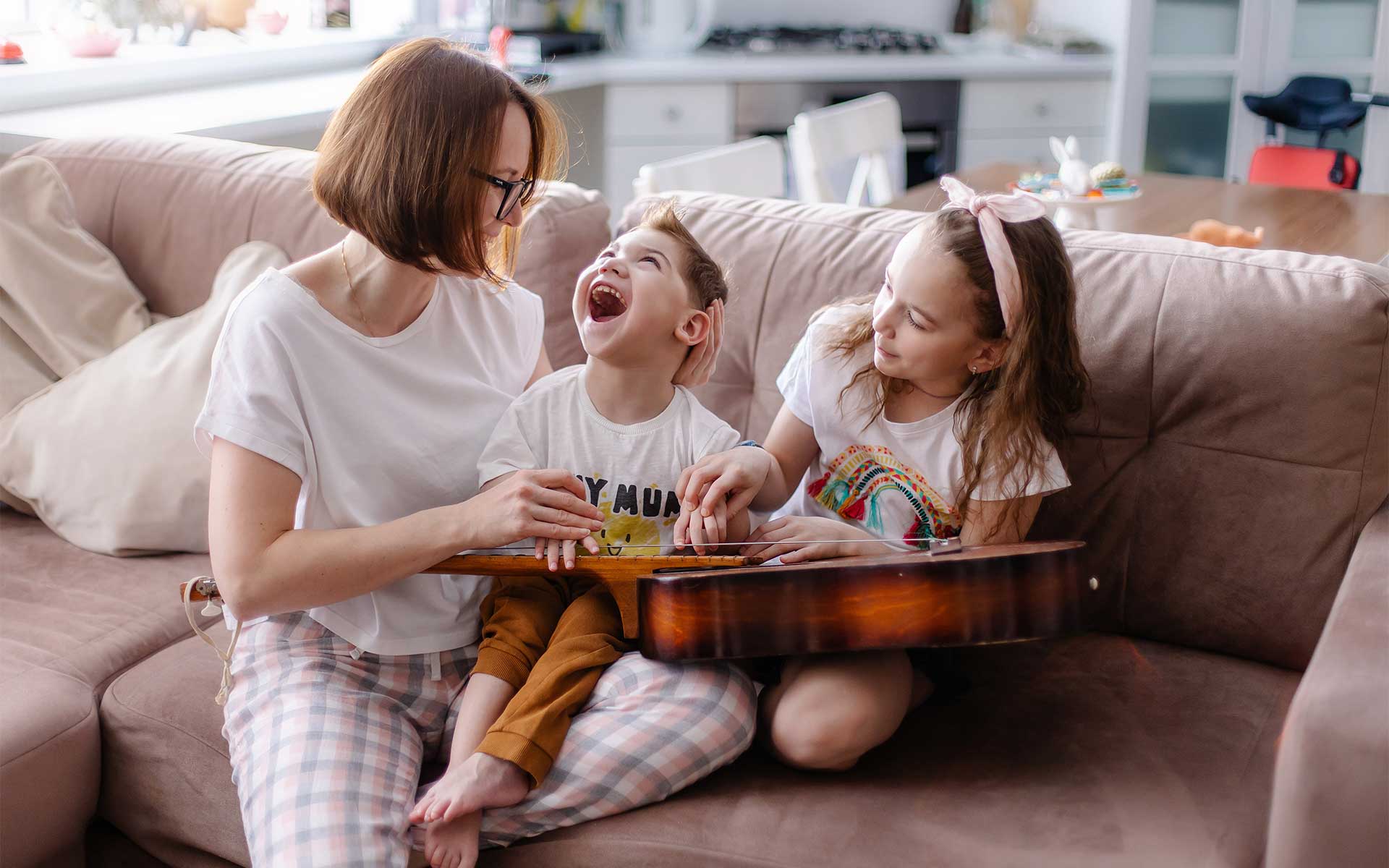 Supporting Siblings: How to Involve Brothers and Sisters in ABA Therapy Goals